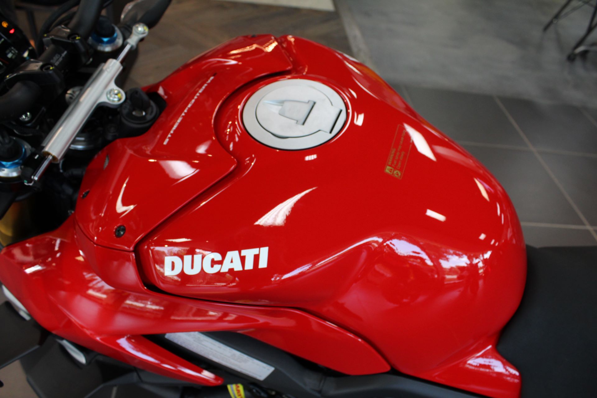 2022 Ducati Streetfighter V4 S in West Allis, Wisconsin - Photo 12
