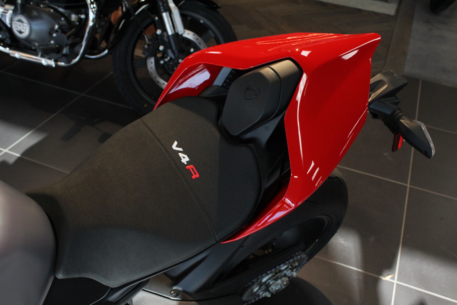 2024 Ducati Panigale V4 R in West Allis, Wisconsin - Photo 9