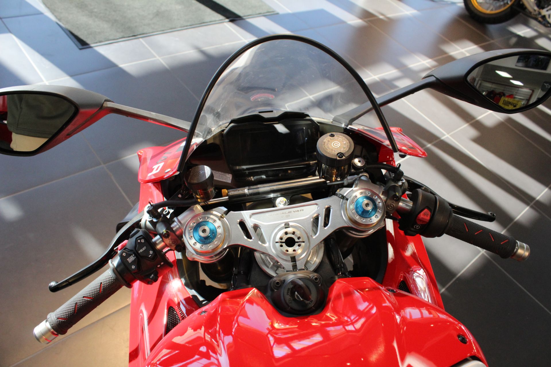 2024 Ducati Panigale V4 R in West Allis, Wisconsin - Photo 14