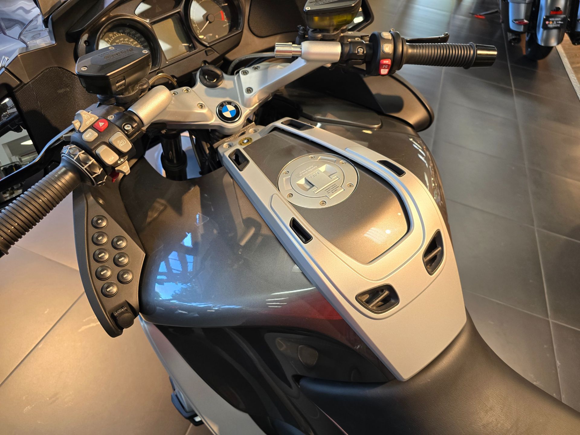 2013 BMW R 1200 RT in West Allis, Wisconsin - Photo 10