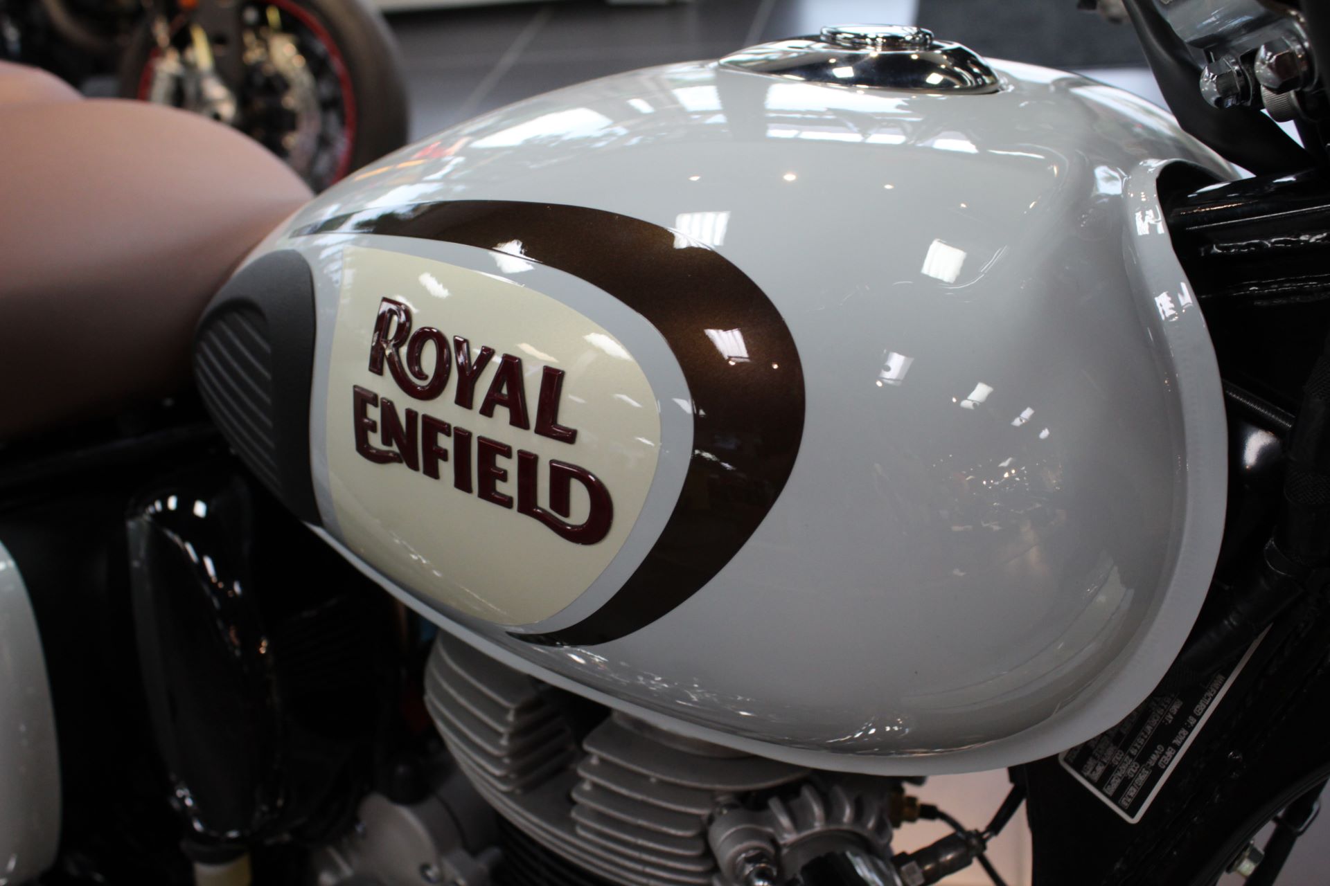 2022 Royal Enfield Classic 350 in West Allis, Wisconsin - Photo 3