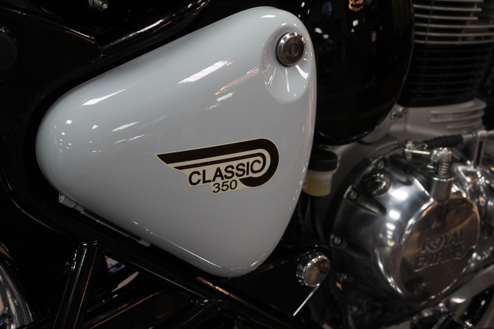 2022 Royal Enfield Classic 350 in West Allis, Wisconsin - Photo 8