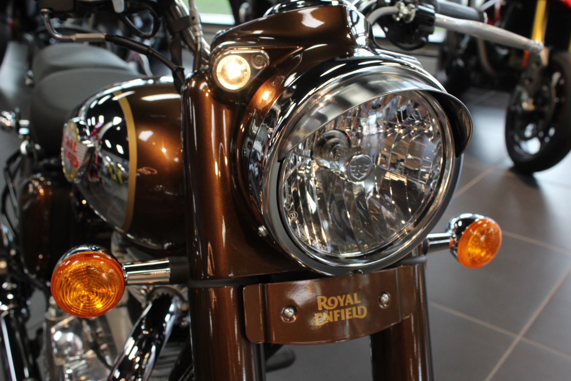 2022 Royal Enfield Classic 350 in West Allis, Wisconsin - Photo 4
