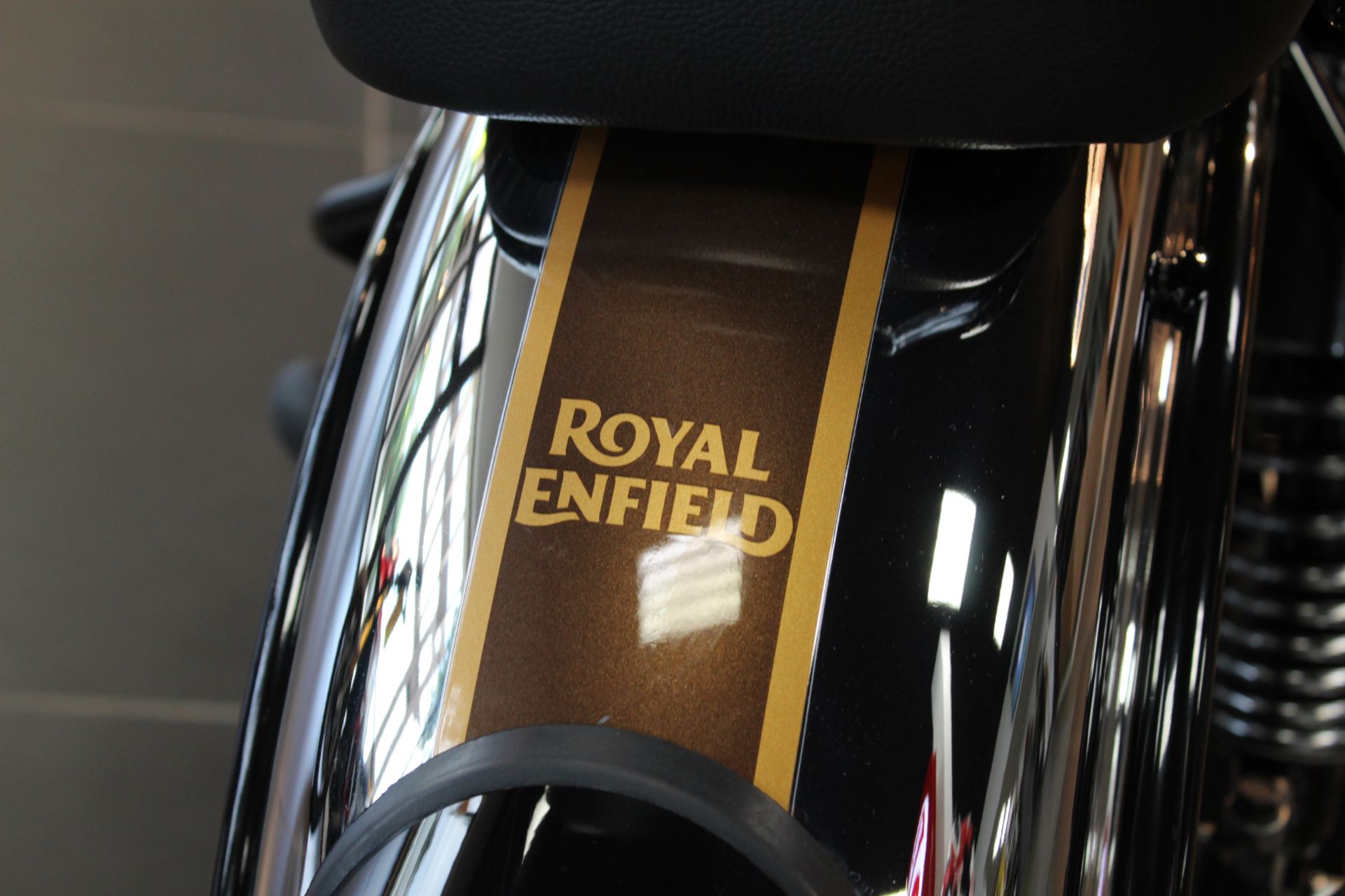 2022 Royal Enfield Classic 350 in West Allis, Wisconsin - Photo 10