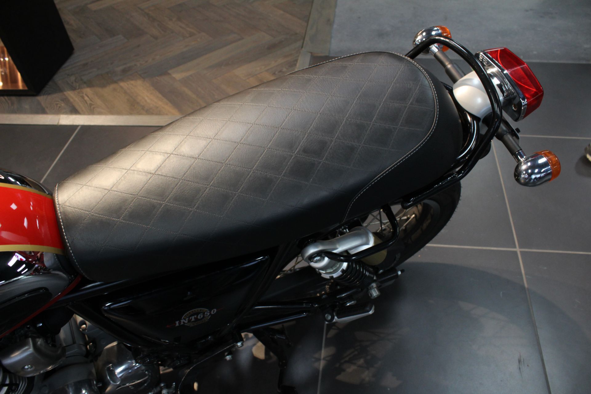 2022 Royal Enfield INT650 in West Allis, Wisconsin - Photo 7