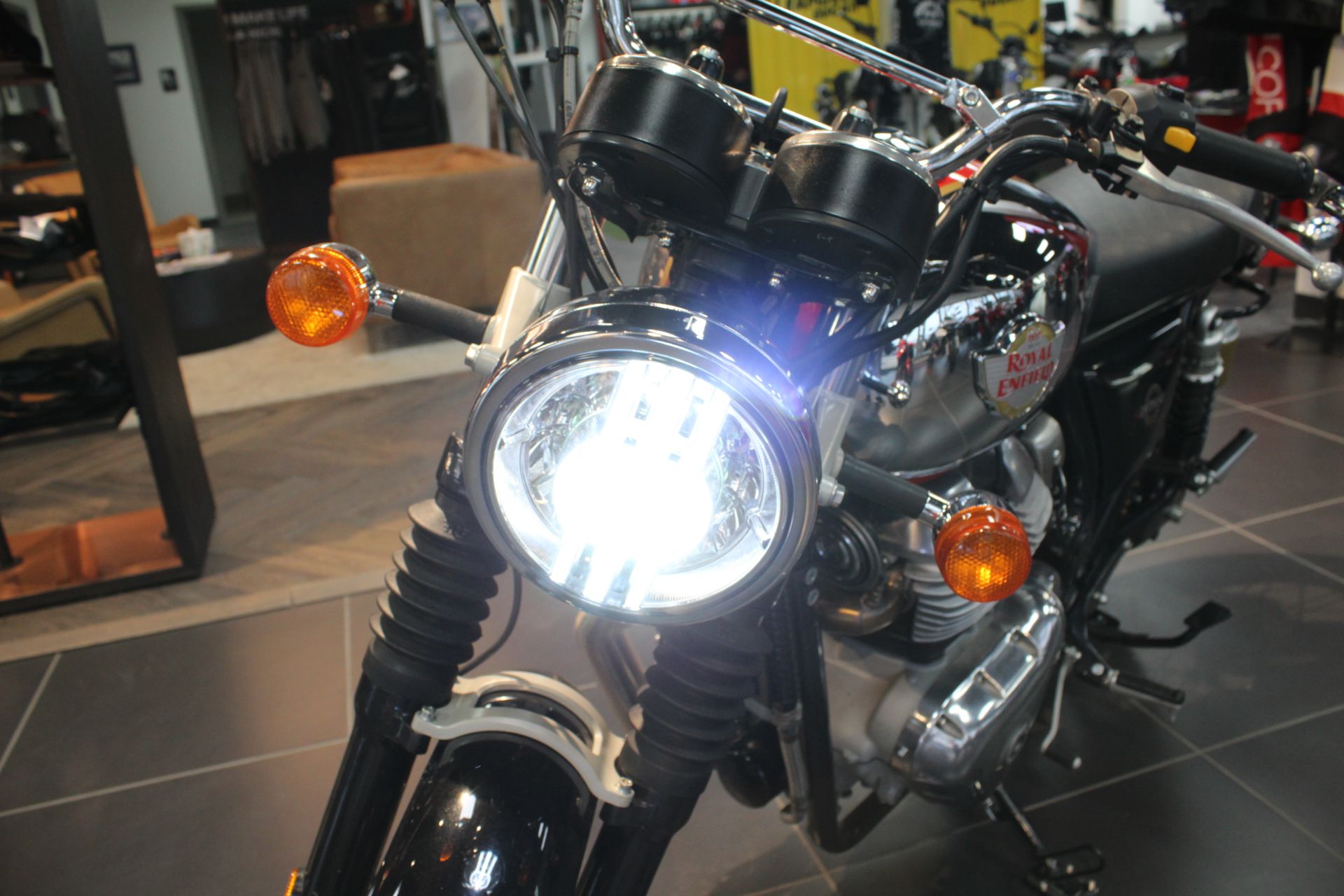 2022 Royal Enfield INT650 in West Allis, Wisconsin - Photo 15