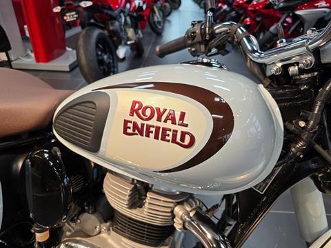2023 Royal Enfield Classic 350 in West Allis, Wisconsin - Photo 3