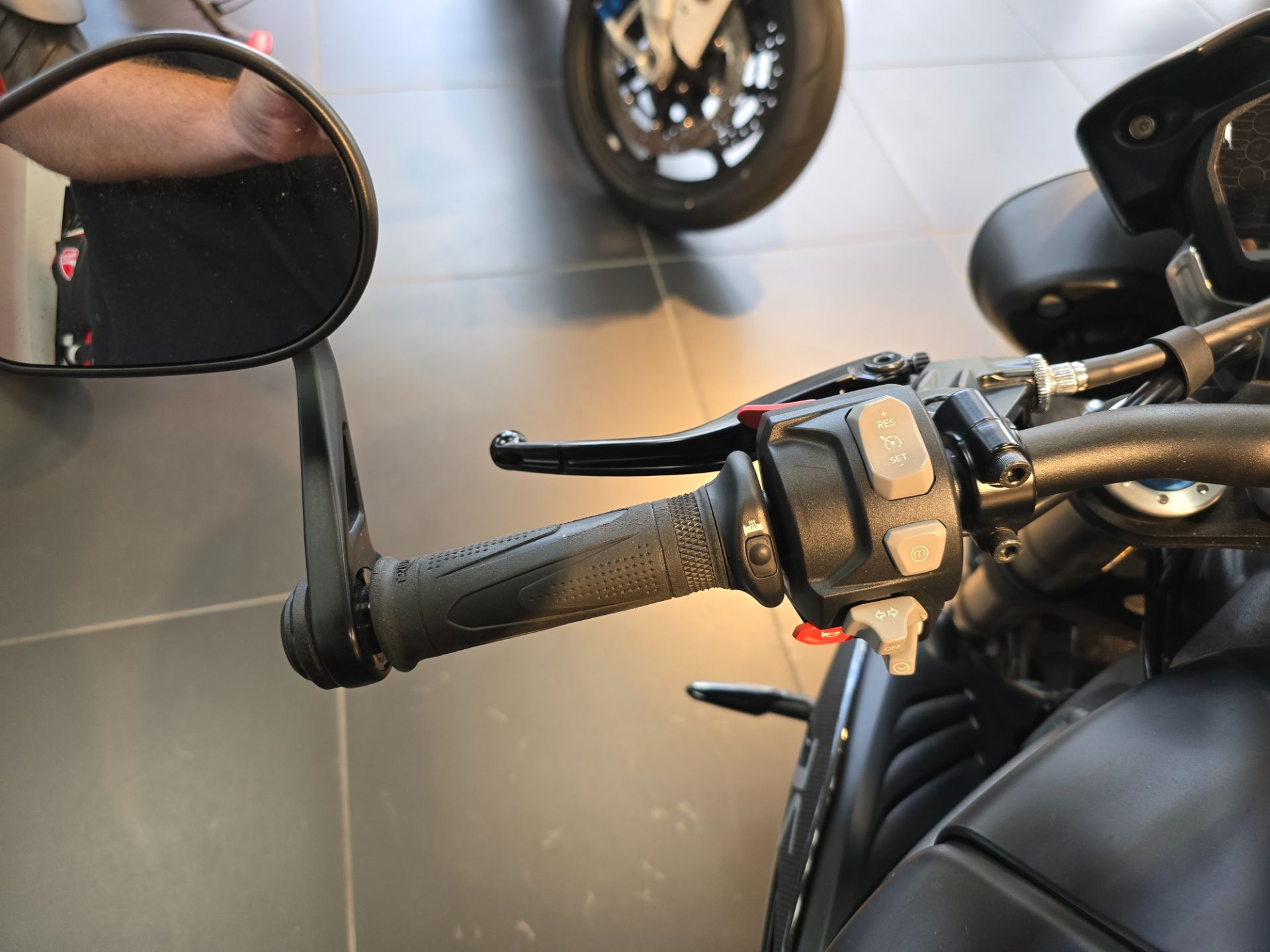 2019 Triumph Speed Triple RS in West Allis, Wisconsin - Photo 13