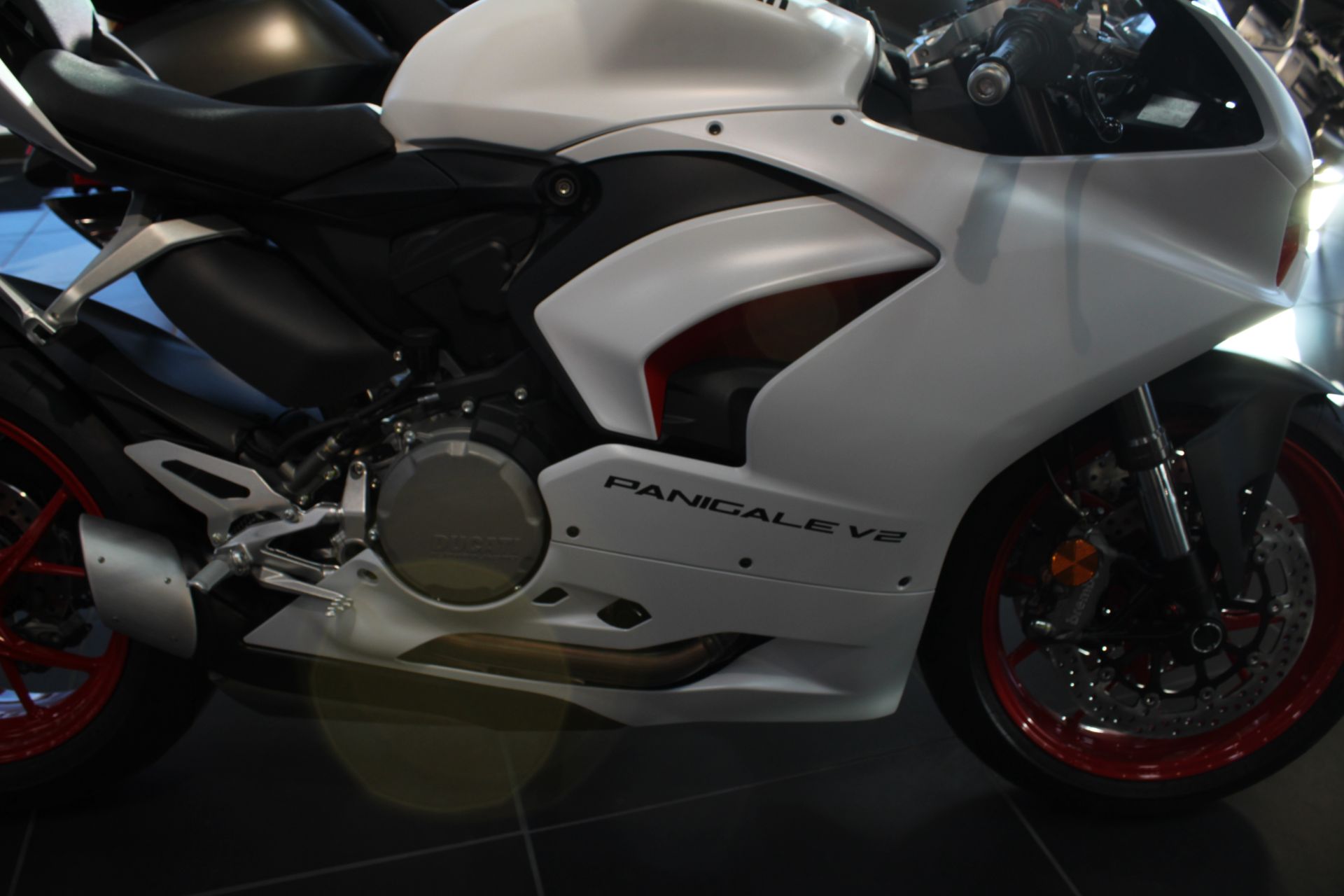 2023 Ducati Panigale V2 in West Allis, Wisconsin - Photo 7