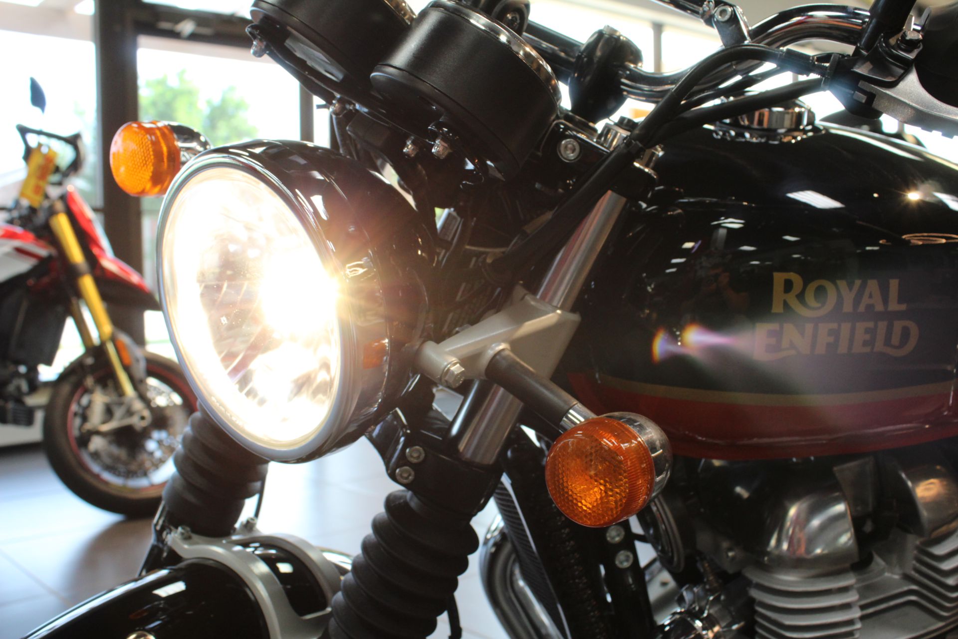 2023 Royal Enfield INT650 in West Allis, Wisconsin - Photo 13
