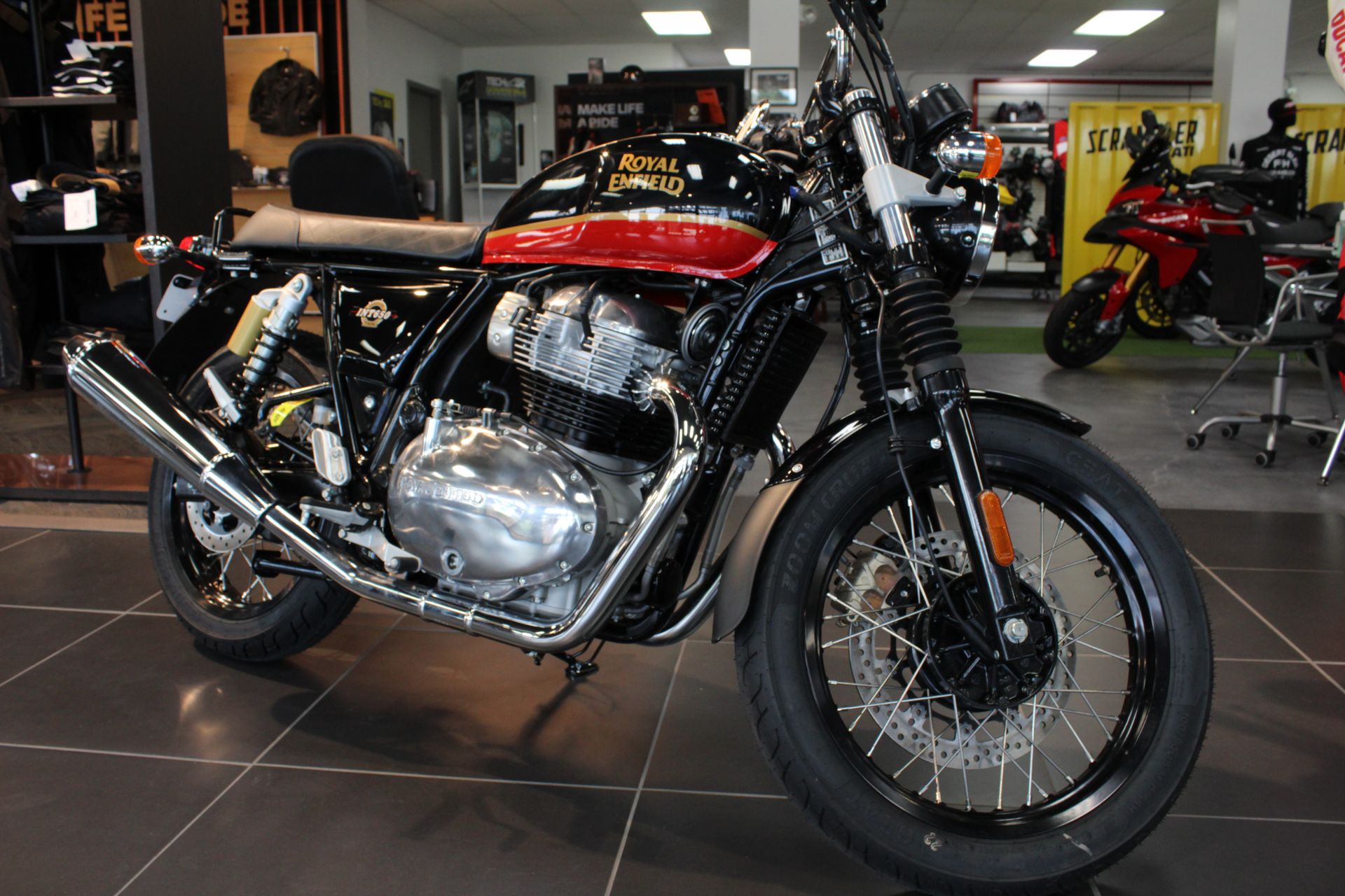 2023 Royal Enfield INT650 in West Allis, Wisconsin - Photo 14