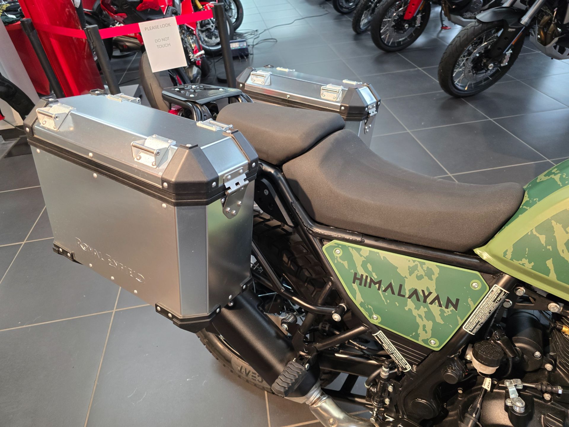 2023 Royal Enfield Himalayan in West Allis, Wisconsin - Photo 4