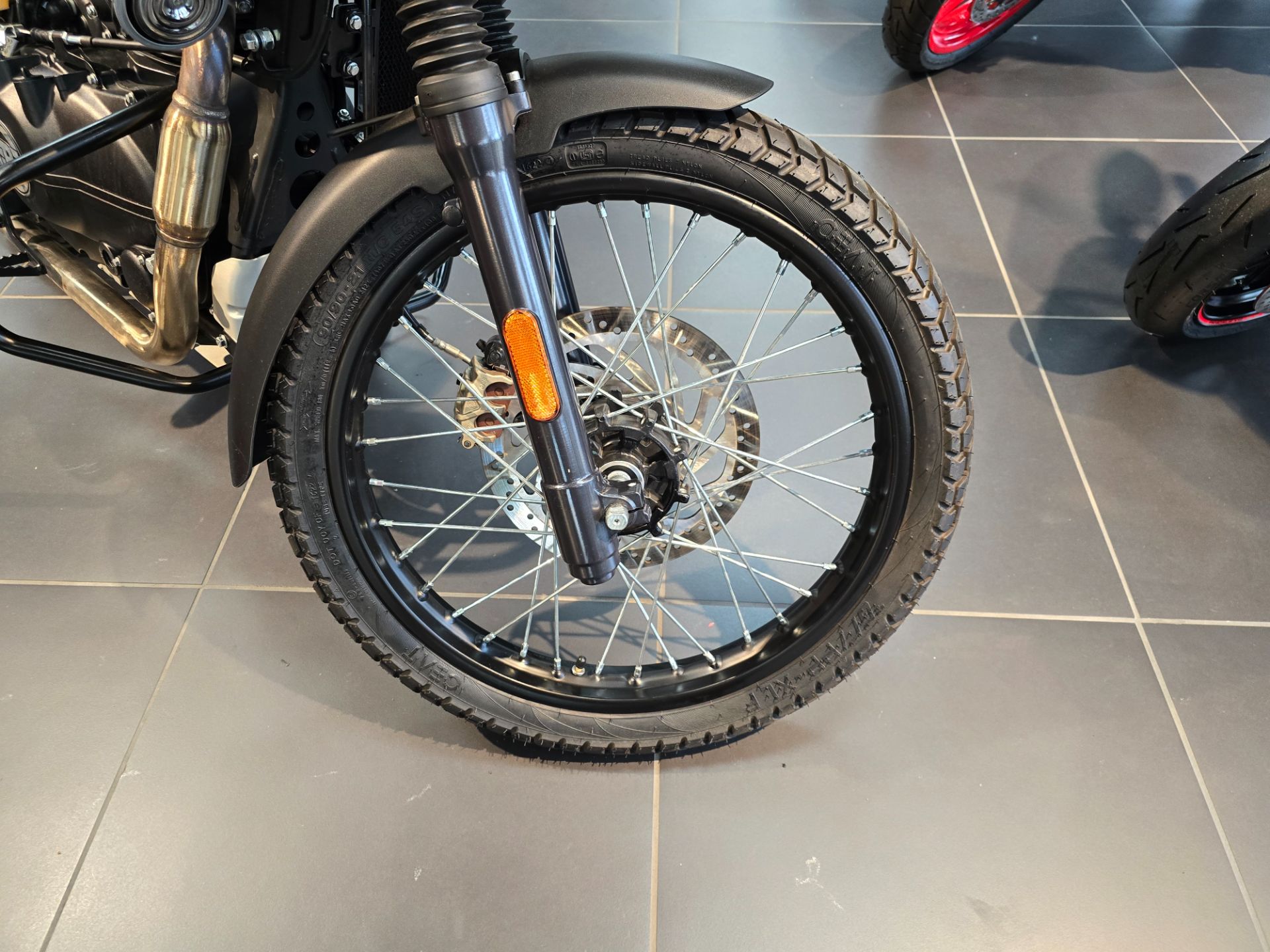 2023 Royal Enfield Himalayan in West Allis, Wisconsin - Photo 2