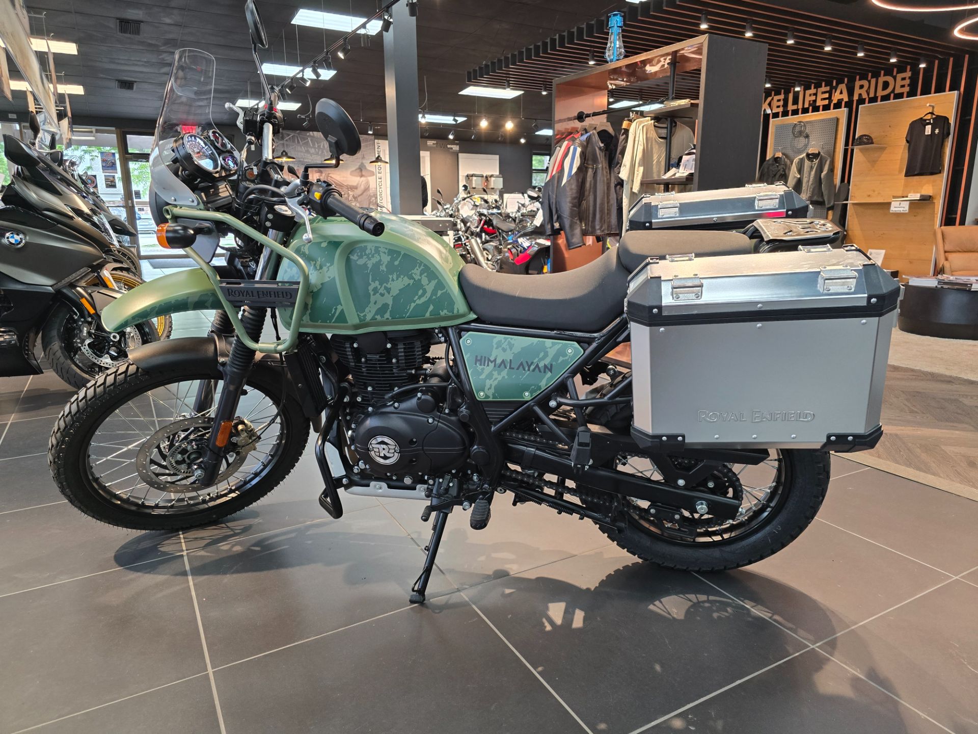 2023 Royal Enfield Himalayan in West Allis, Wisconsin - Photo 11
