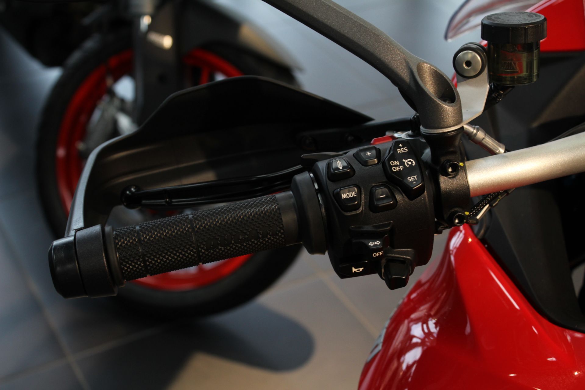 2023 Ducati Multistrada V4 S Travel & Radar Spoked Wheels in West Allis, Wisconsin - Photo 10