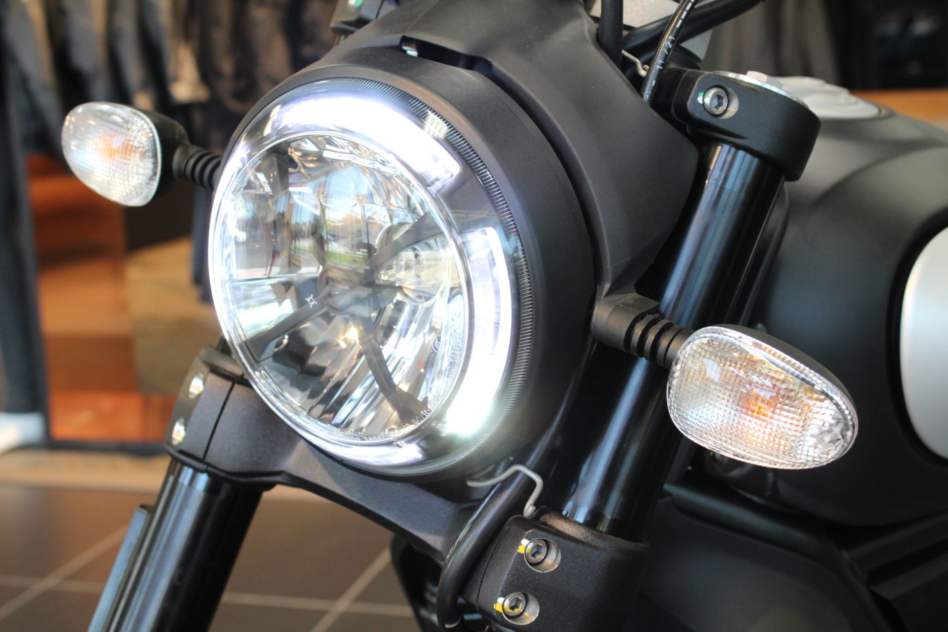 2022 Ducati Scrambler Icon Dark in West Allis, Wisconsin - Photo 13
