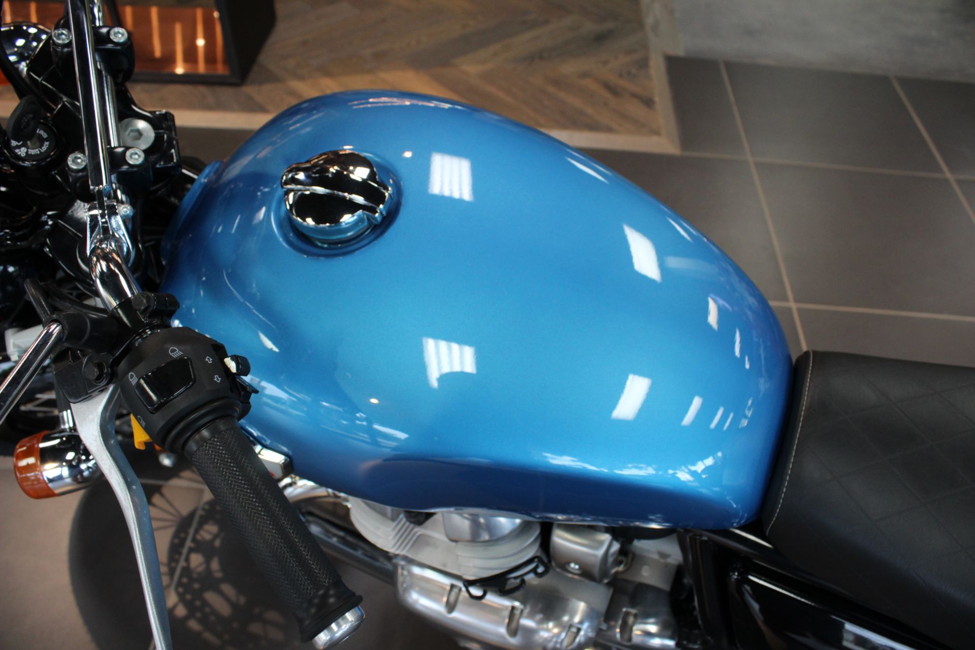 2023 Royal Enfield INT650 in West Allis, Wisconsin - Photo 10