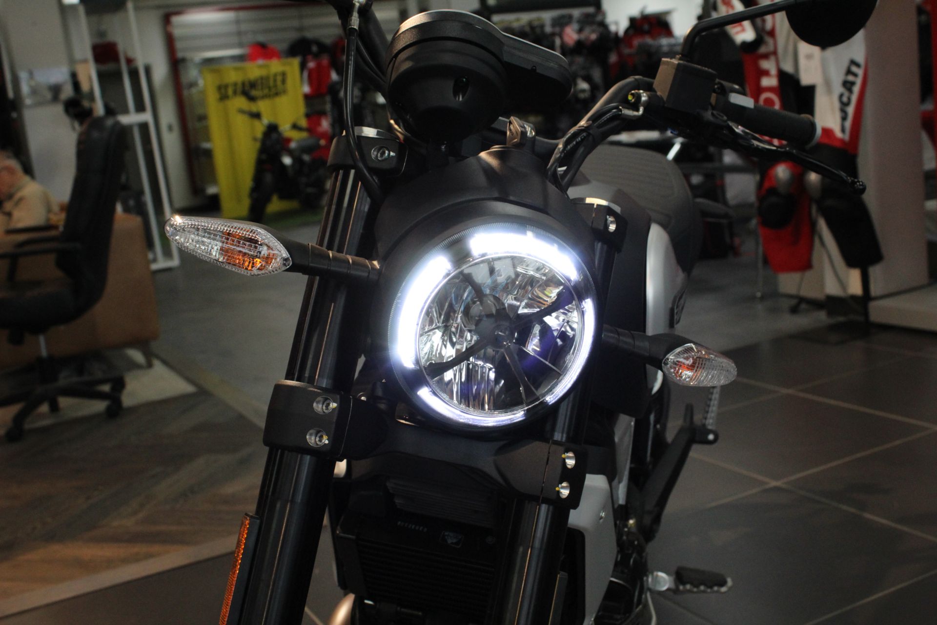 2023 Ducati Scrambler 1100 Dark PRO in West Allis, Wisconsin - Photo 15