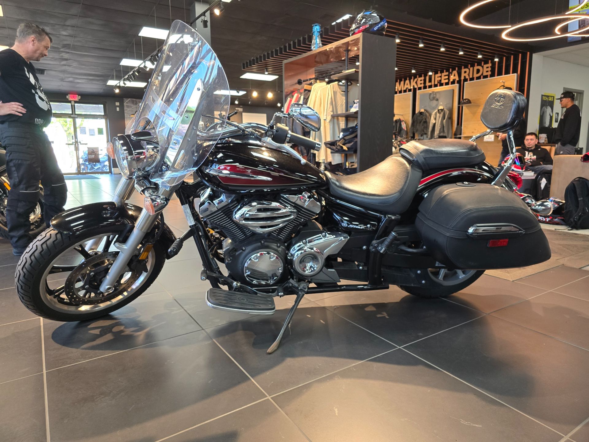 2014 Yamaha V Star 950 in West Allis, Wisconsin - Photo 14