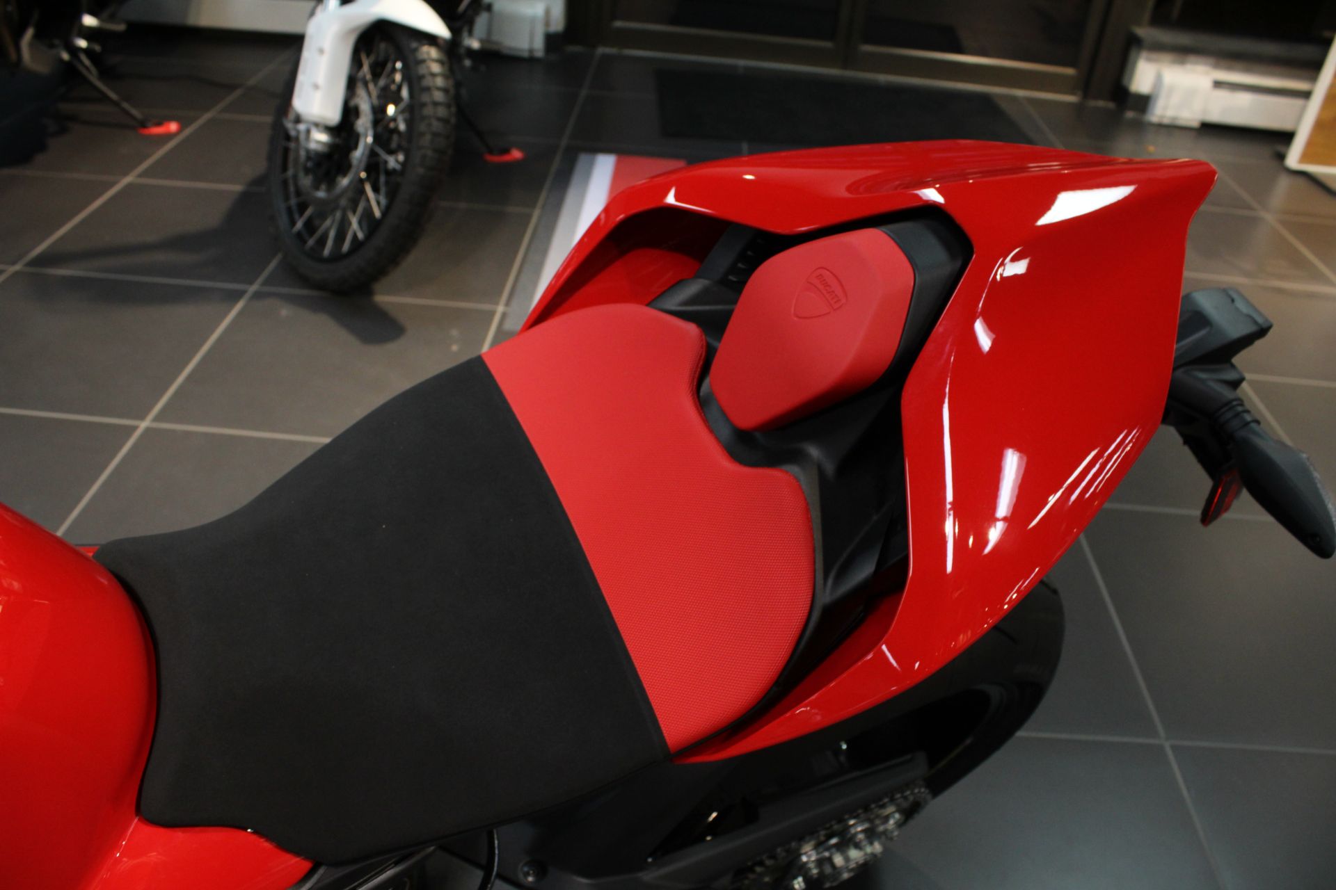 2023 Ducati Panigale V4 S in West Allis, Wisconsin - Photo 10