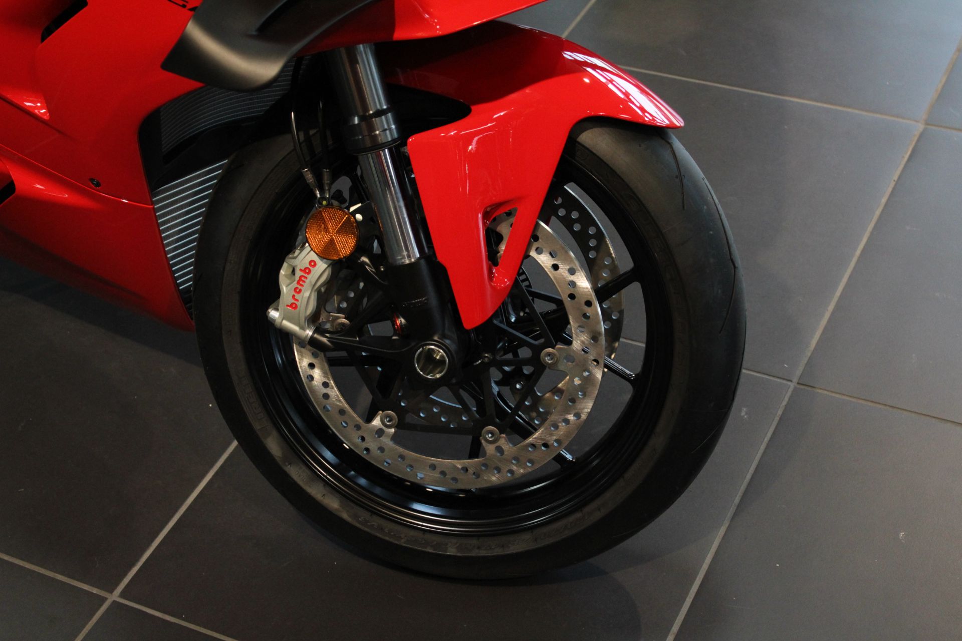 2023 Ducati Panigale V4 in West Allis, Wisconsin - Photo 2