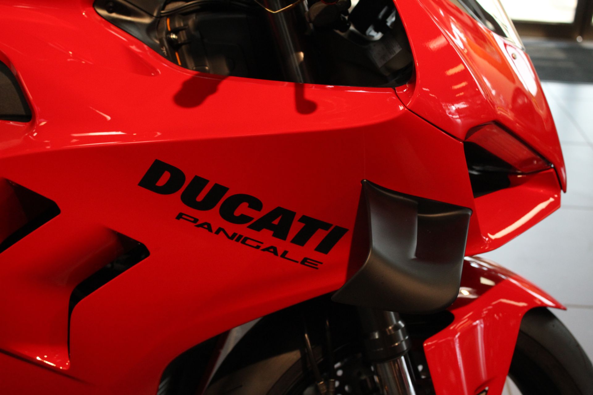2023 Ducati Panigale V4 in West Allis, Wisconsin - Photo 3