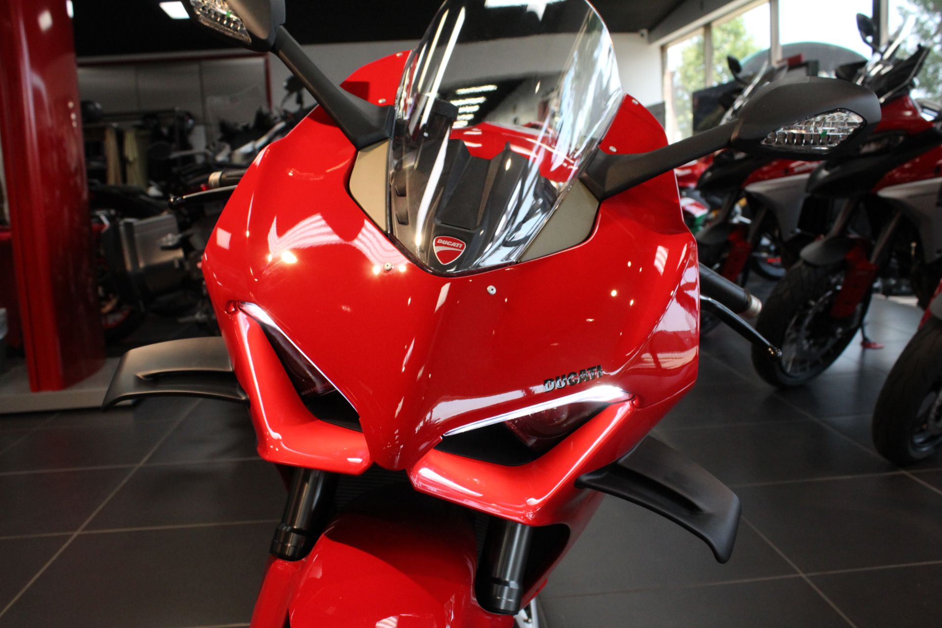 2023 Ducati Panigale V4 in West Allis, Wisconsin - Photo 17