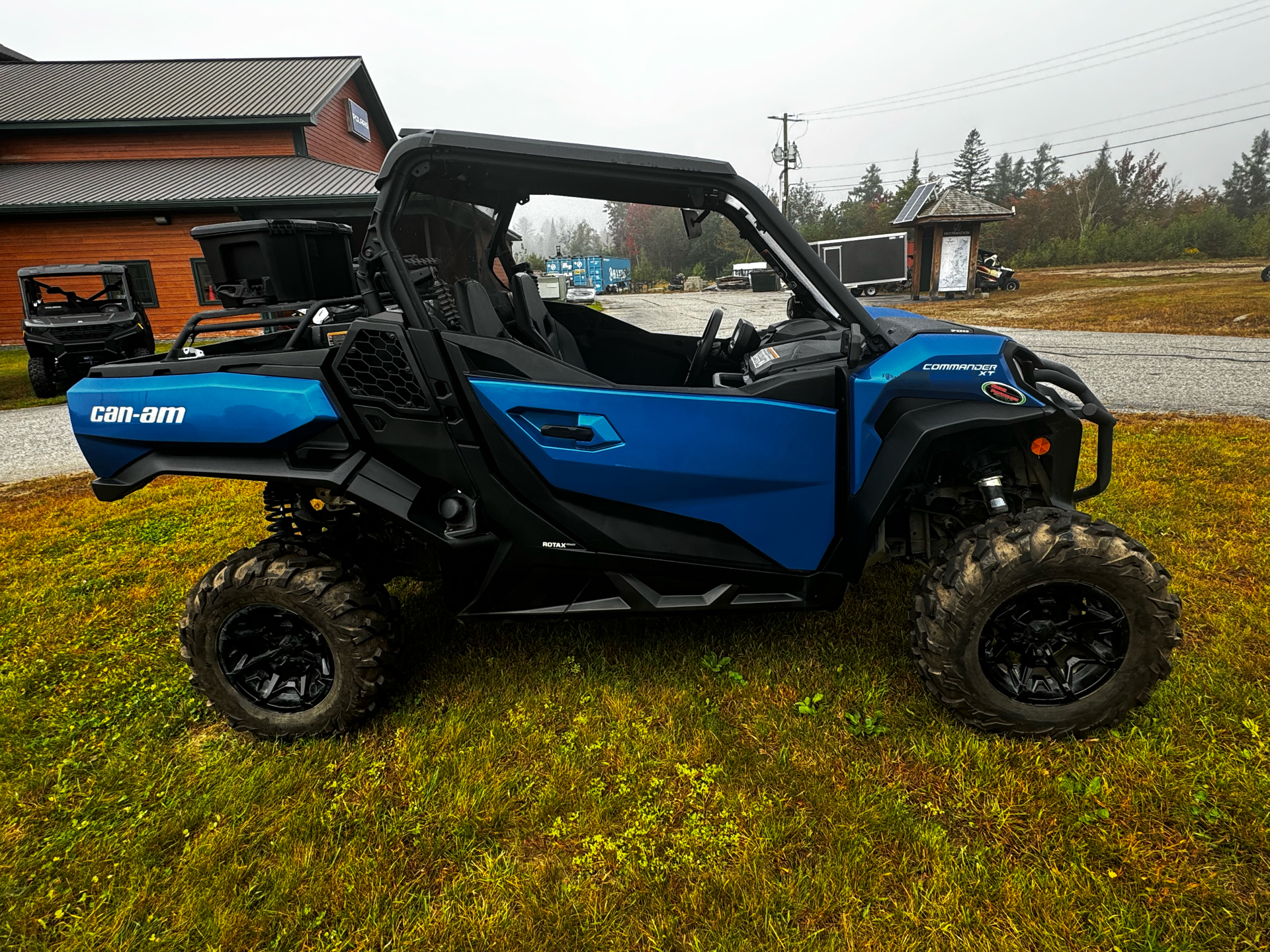 2022 Can-Am Commander XT 700 in Groveton, New Hampshire - Photo 5