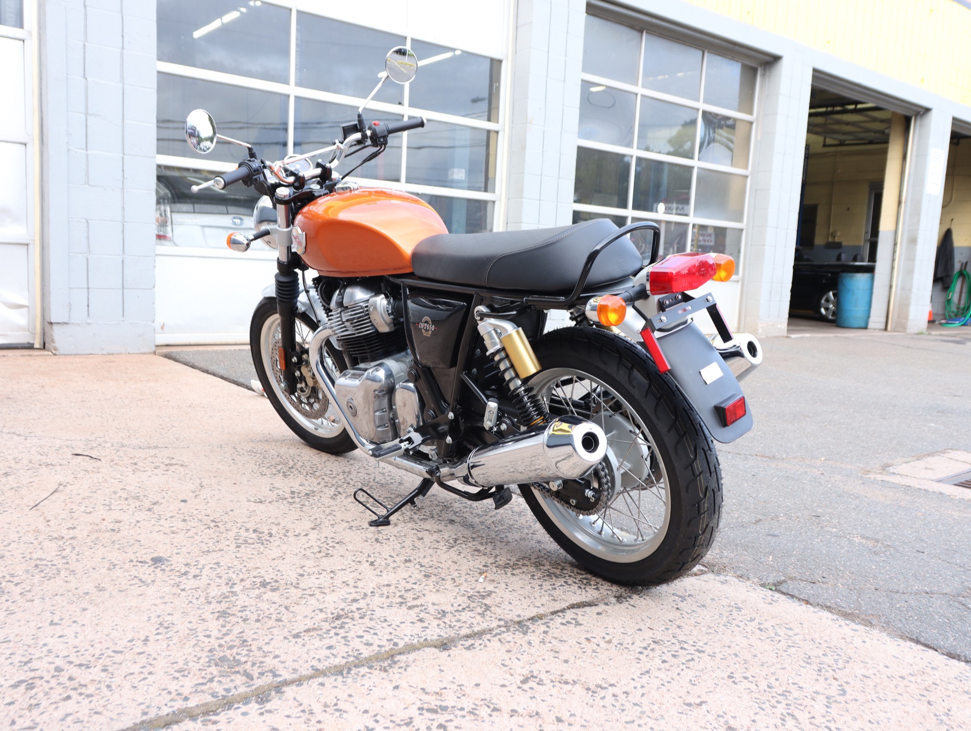 2022 Royal Enfield INT650 in Enfield, Connecticut - Photo 5