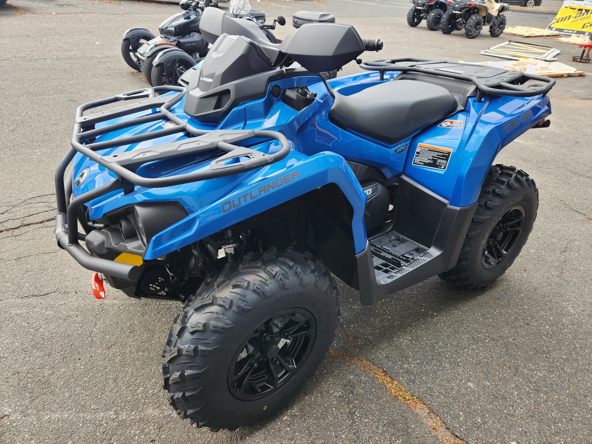 2023 Can-Am Outlander XT 570 in Enfield, Connecticut - Photo 4