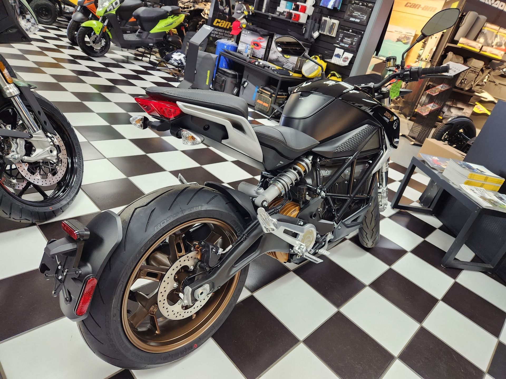 2023 Zero Motorcycles SR/F NA ZF17.3 in Enfield, Connecticut - Photo 3