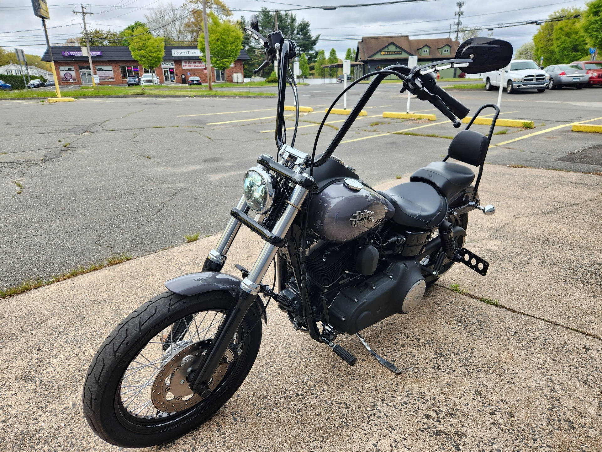 2014 Harley-Davidson Dyna® Street Bob® in Enfield, Connecticut - Photo 4