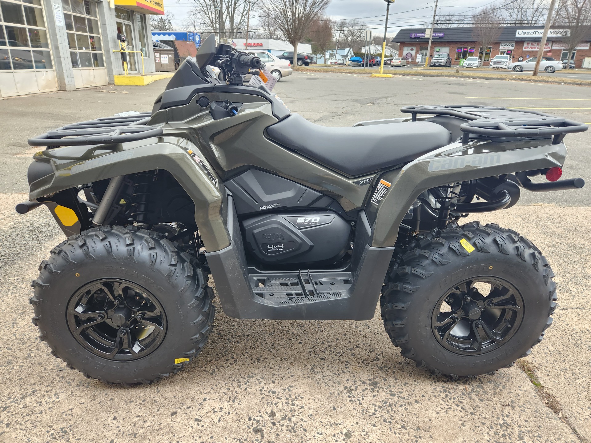 2023 Can-Am Outlander XT 570 in Enfield, Connecticut - Photo 5