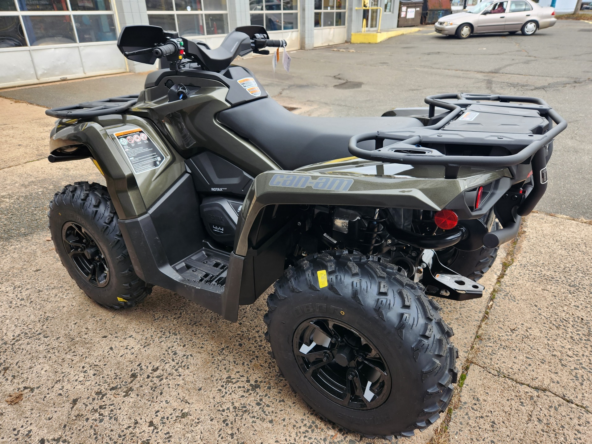 2023 Can-Am Outlander XT 570 in Enfield, Connecticut - Photo 6