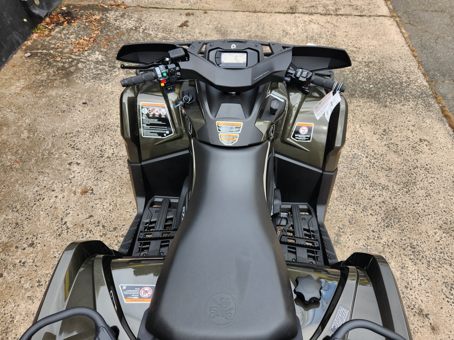 2023 Can-Am Outlander XT 570 in Enfield, Connecticut - Photo 9
