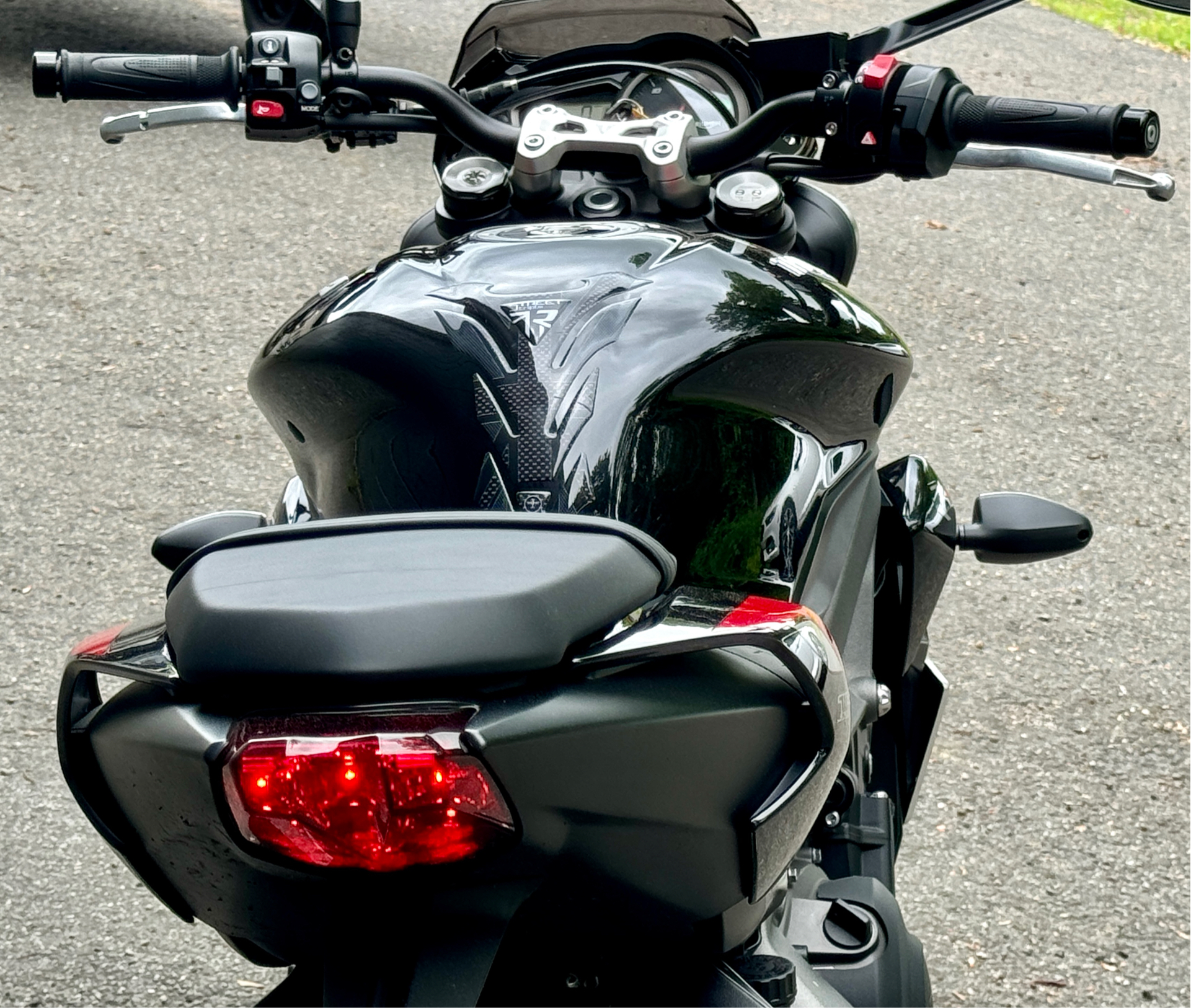 2021 Triumph Street Triple R in Enfield, Connecticut - Photo 8