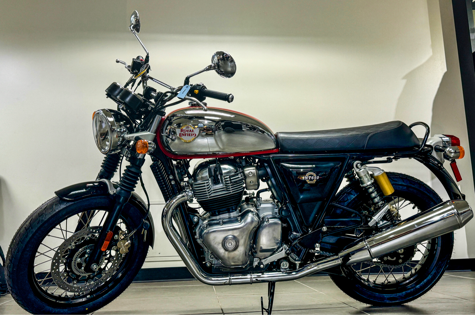 2023 Royal Enfield INT650 in Enfield, Connecticut - Photo 12