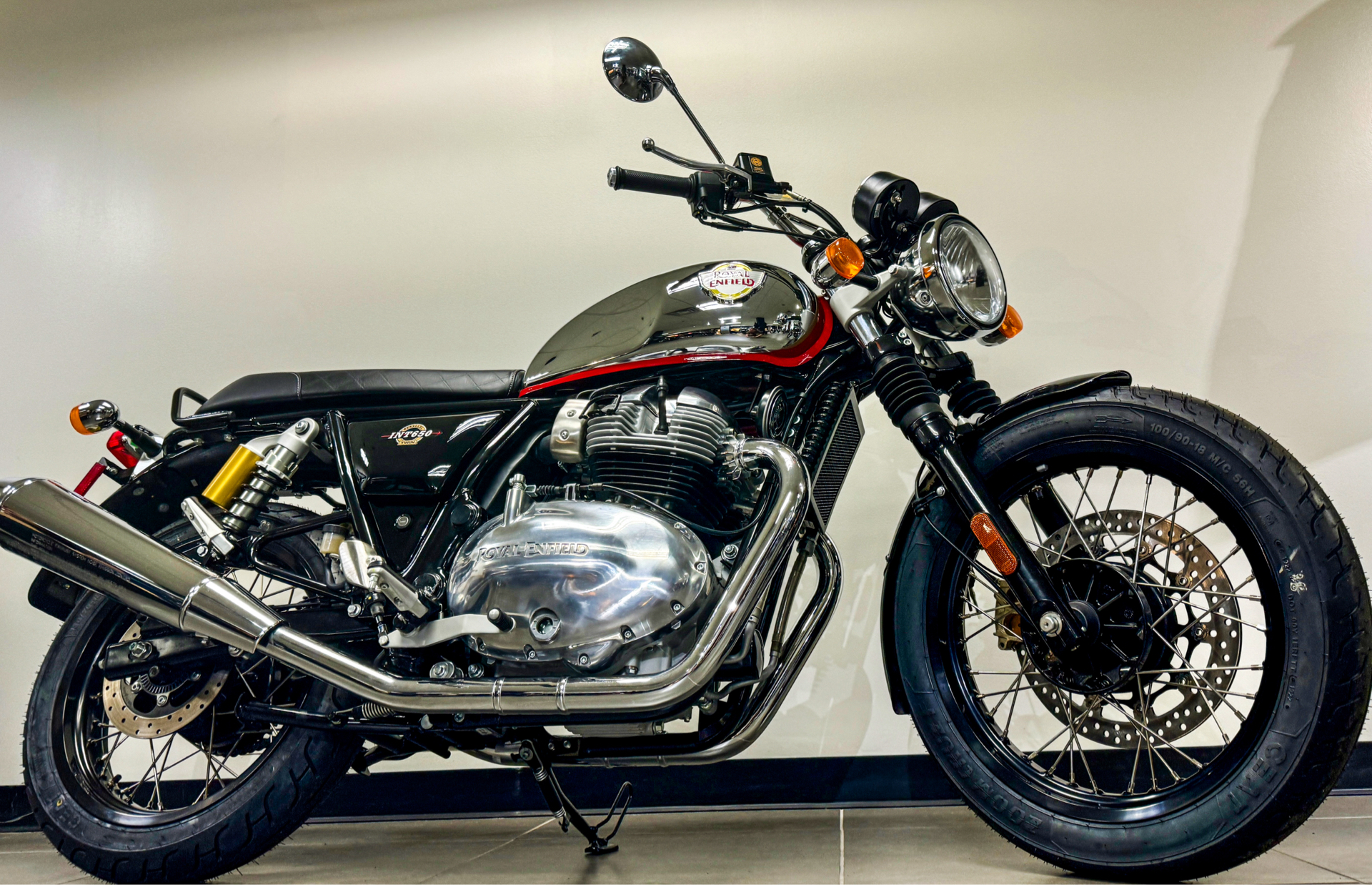 2023 Royal Enfield INT650 in Enfield, Connecticut - Photo 8