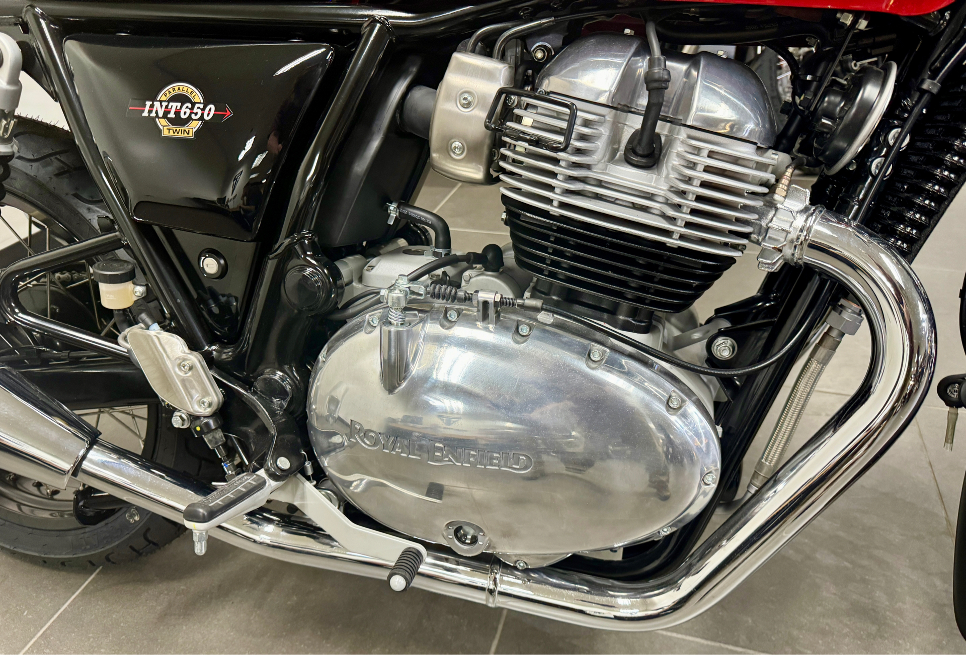 2023 Royal Enfield INT650 in Enfield, Connecticut - Photo 15