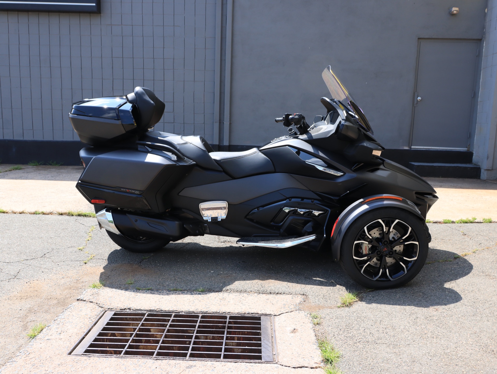 2022 Can-Am Spyder RT Limited in Enfield, Connecticut - Photo 2