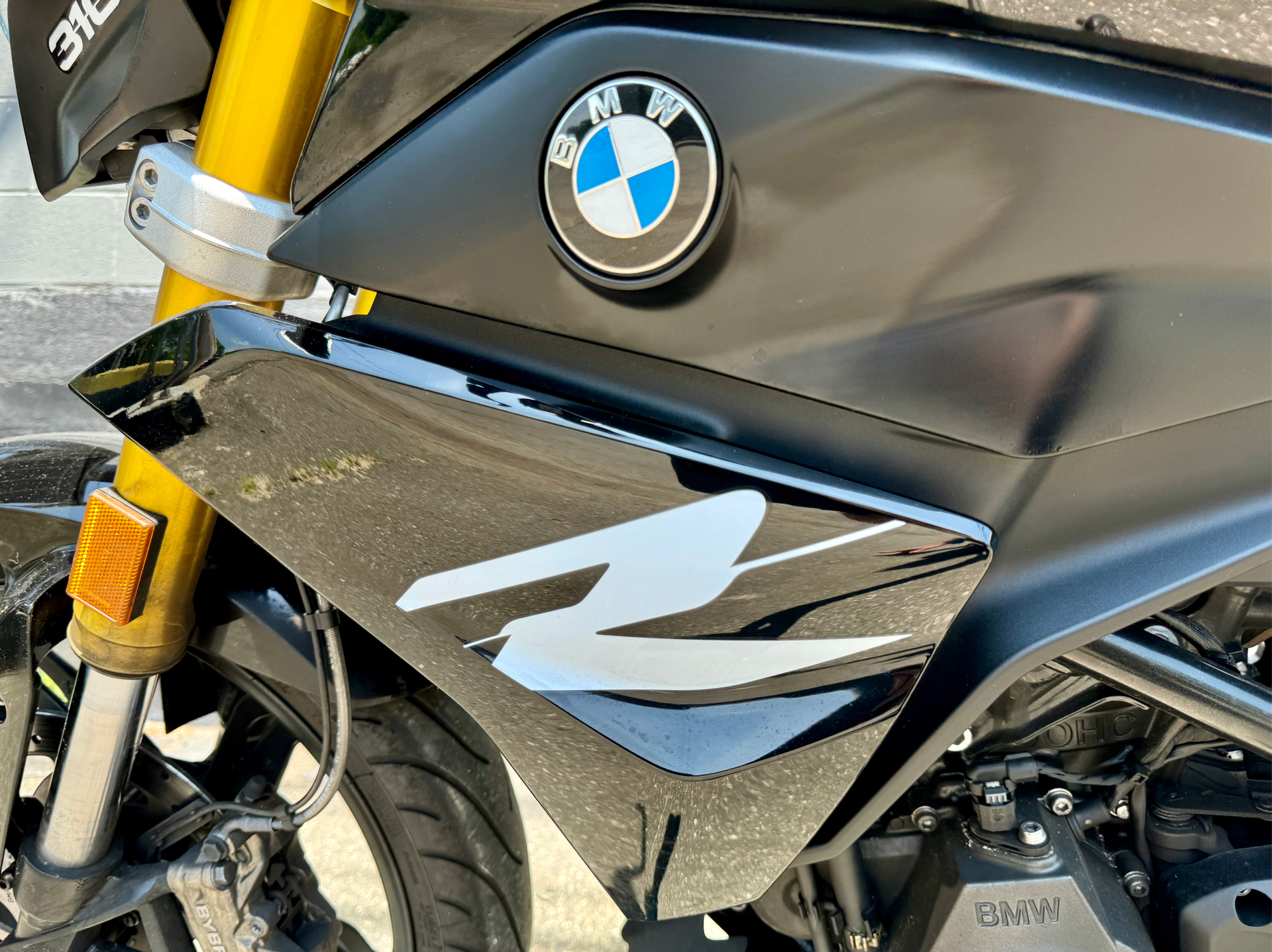 2022 BMW G 310 R in Enfield, Connecticut - Photo 3