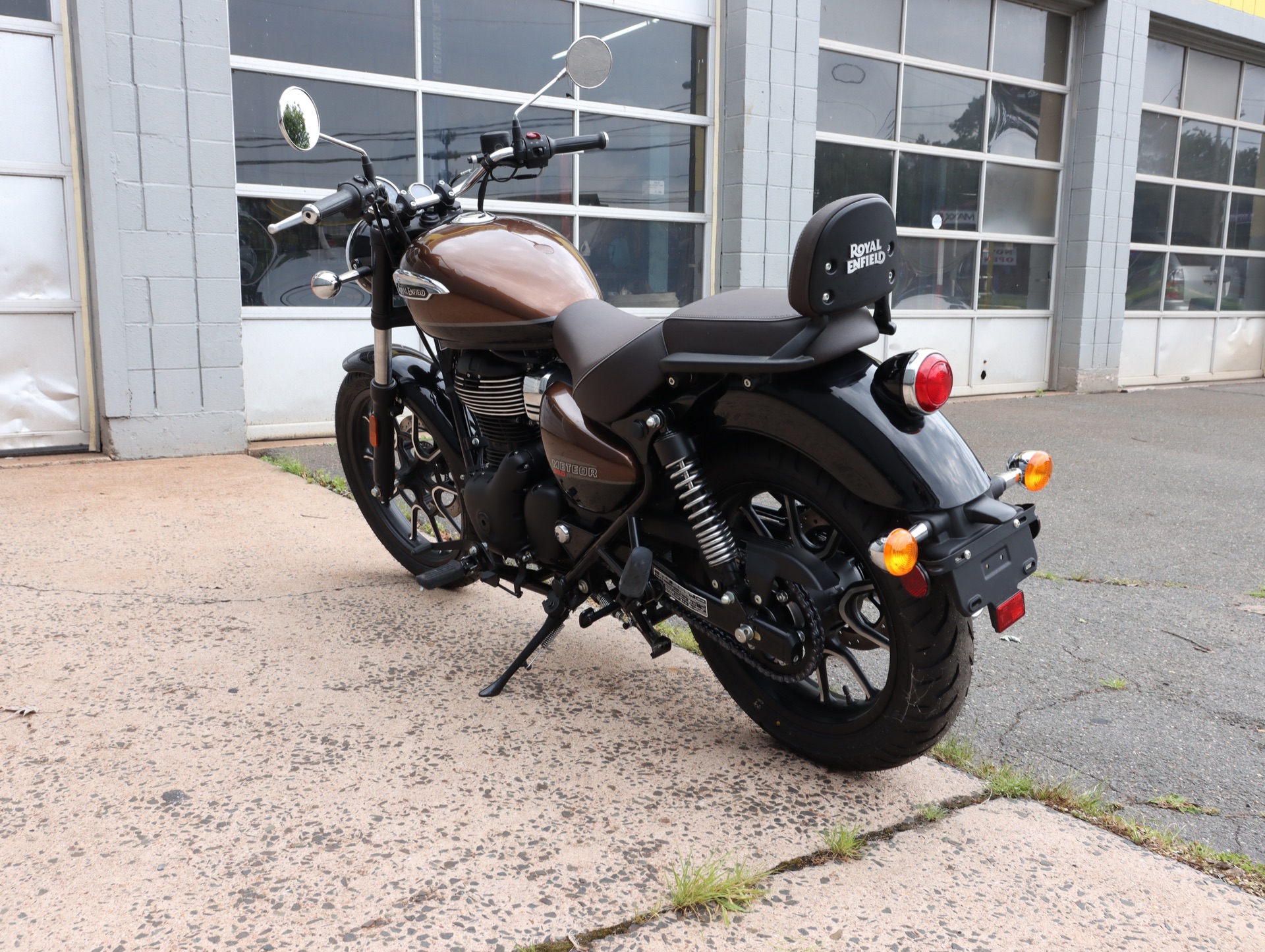 2022 Royal Enfield Meteor 350 in Enfield, Connecticut - Photo 5