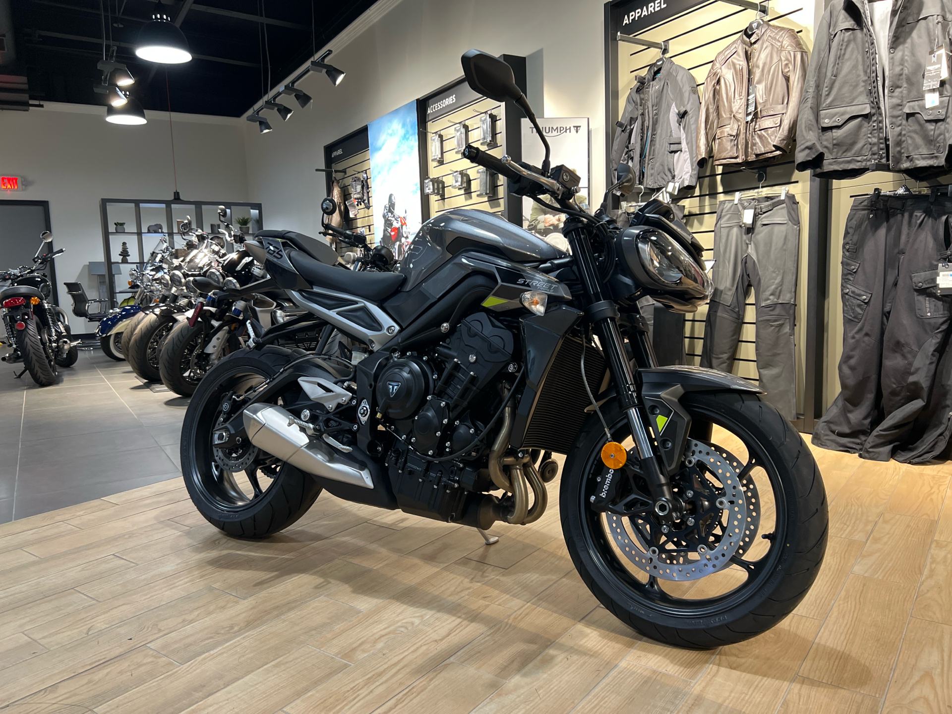 2024 Triumph Street Triple 765 R in Enfield, Connecticut - Photo 32