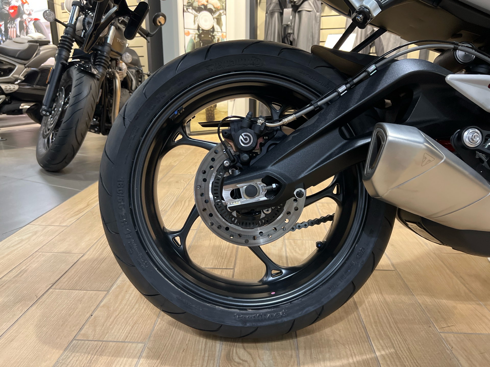 2024 Triumph Street Triple 765 R in Enfield, Connecticut - Photo 42