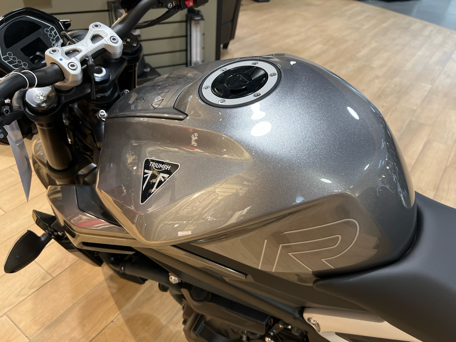 2024 Triumph Street Triple 765 R in Enfield, Connecticut - Photo 17