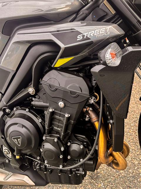 2024 Triumph Street Triple 765 R in Enfield, Connecticut - Photo 31