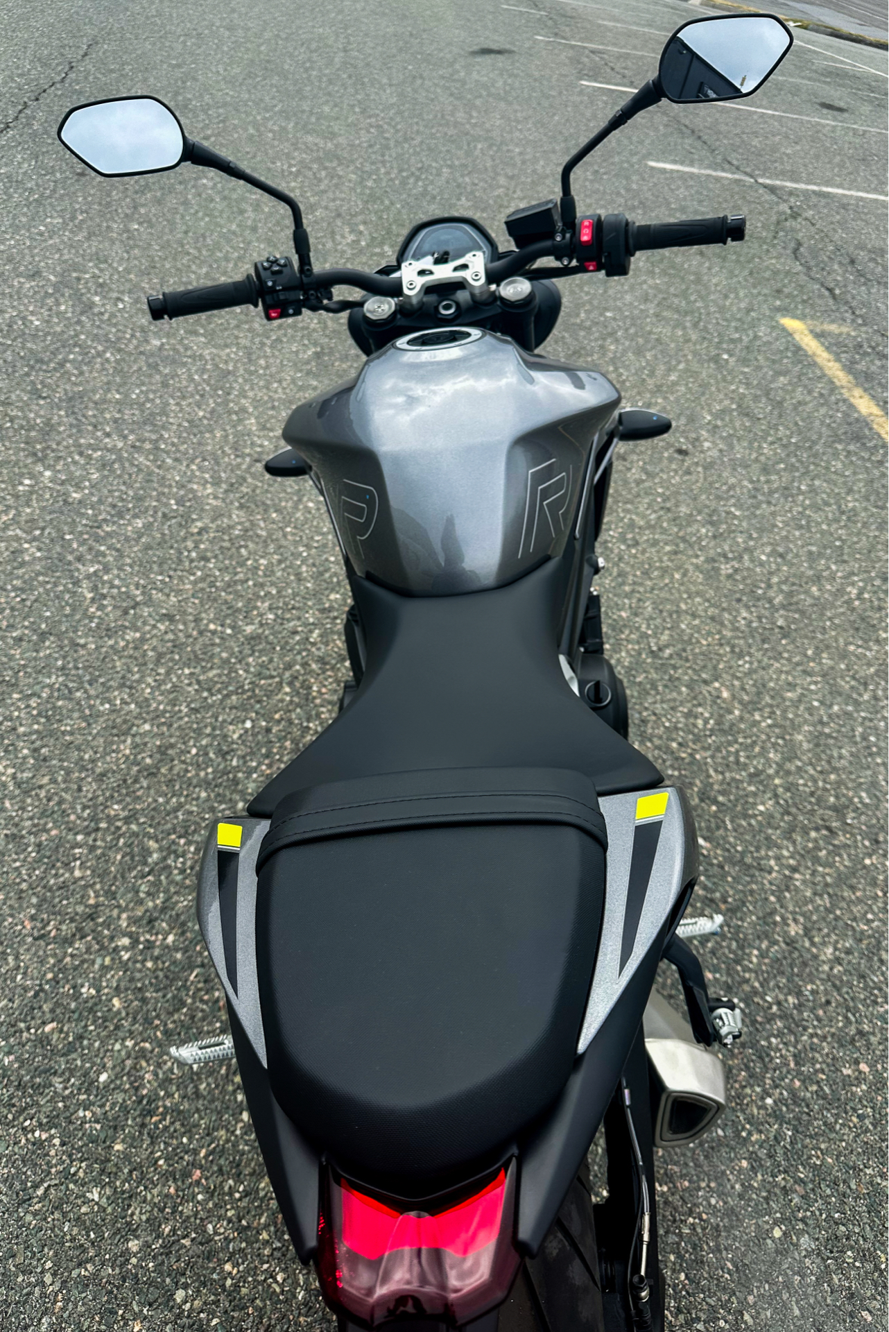 2024 Triumph Street Triple 765 R in Enfield, Connecticut - Photo 37