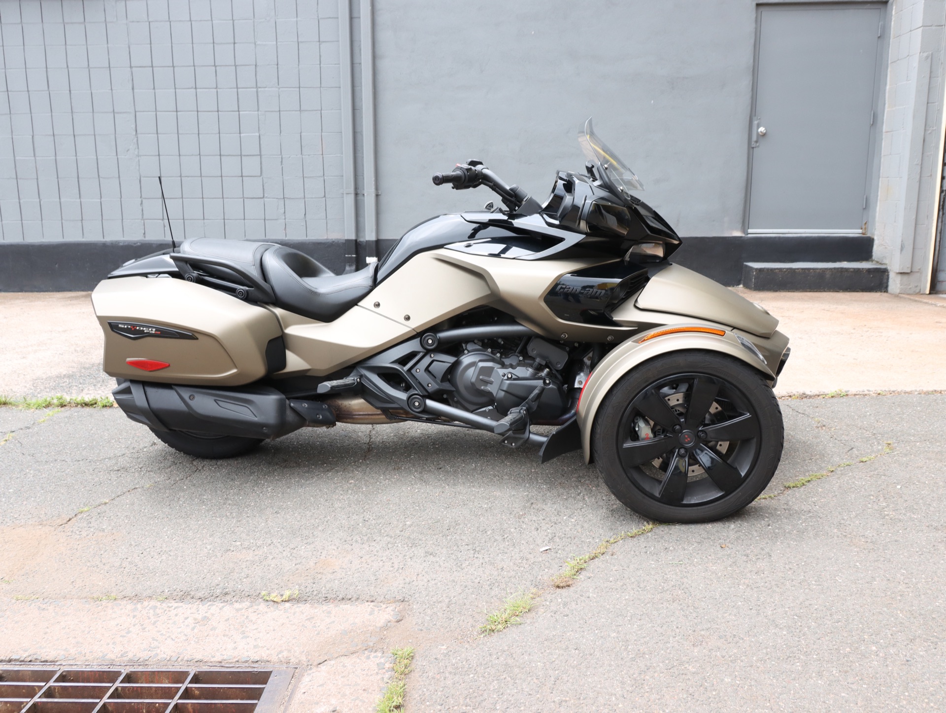 2019 Can-Am Spyder F3-T in Enfield, Connecticut - Photo 2