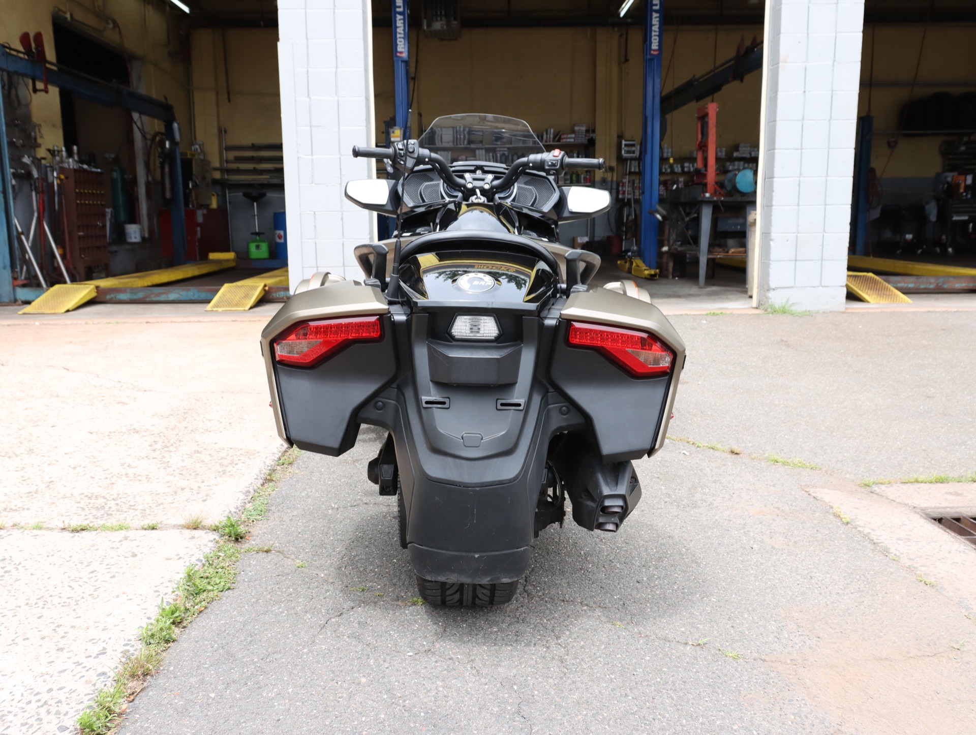 2019 Can-Am Spyder F3-T in Enfield, Connecticut - Photo 4