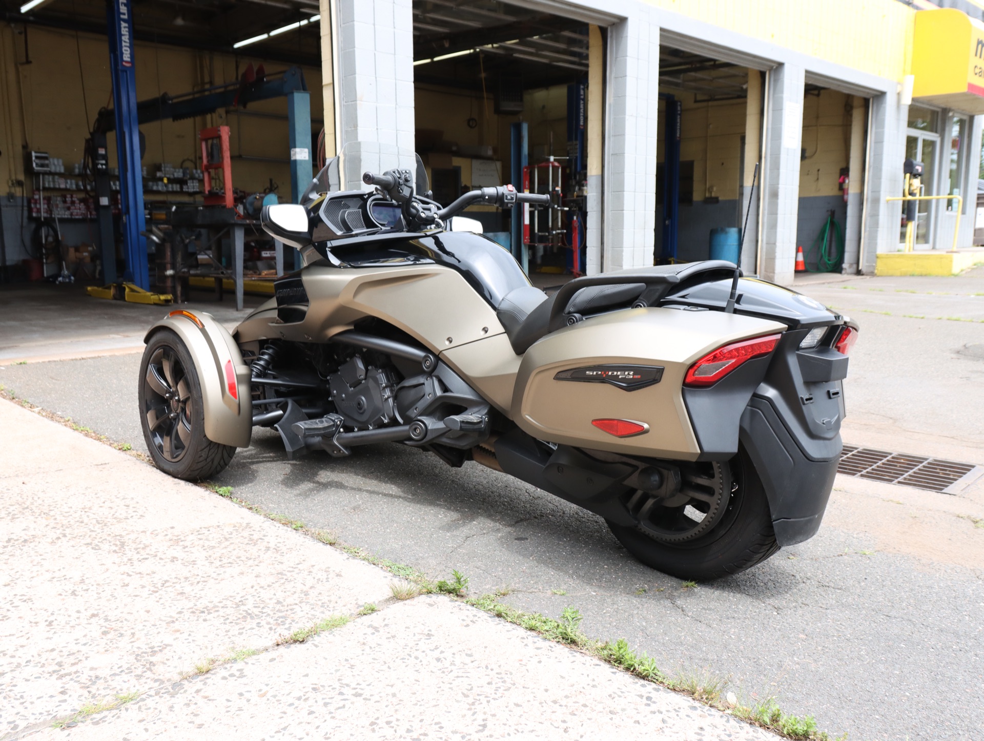 2019 Can-Am Spyder F3-T in Enfield, Connecticut - Photo 5